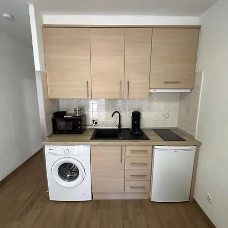 Apartment Situe A 100 M De La *